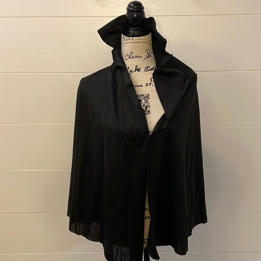 Vampire style cape, Size 4/5